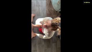 Sexy Anina - Mitbewohnern nach dem Duschen abgefangen und abgeblasen 1080P - Amateur-1