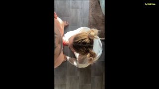 Sexy Anina - Mitbewohnern nach dem Duschen abgefangen und abgeblasen 1080P - Amateur-3