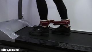 7137 Humane Restraints treadmill walk-2