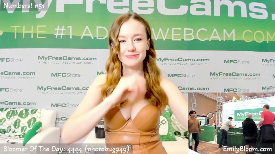 Emily Bloom EmilyBloom 2025-01-25 - AVN booth