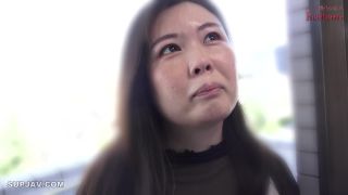 FC2PPV 3181461 【無修正ｘ個人撮影】初撮りにつき、ぎこちなくて御免！ご近所妻が子供がいる自宅のベランダで露出SEX！お金の為ならなんでも言いなり…ベランダで精液垂れ流す白昼不倫！-1