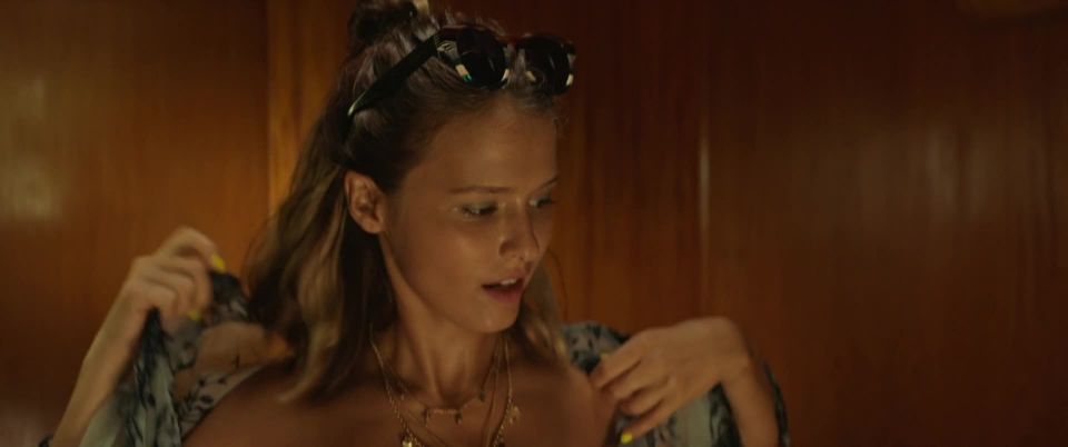 Lyubov Aksyonova, Vera Panfilova – Gulyay, Vasya. Svidanie na Bali (2021) HD 1080p - [Celebrity porn]