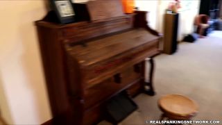 RealSpankings 2018-2023Kiki Spanked the Moment We get Home (Part 2) 17118 1 3000-9