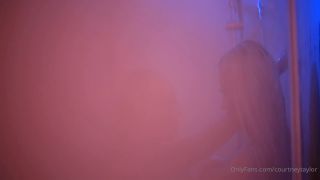 CourtneyTaylor 0gnniixnrlfq53uxsfka4 source-7