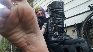 Cyberpunk goth girl boot worship and spitty soles(Feet porn)-3