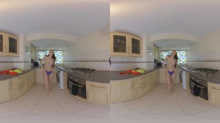 Video Sophia Smith: Room Mate Requests 2880p UltraHD/4K-8