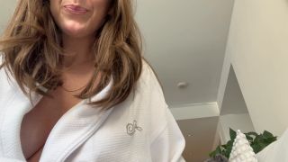Nicolette Bloom MILF: StepMom Impregnation FullHD VR 2025-3