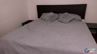 Amateur Porn Bella Bunny Bounces Back-3