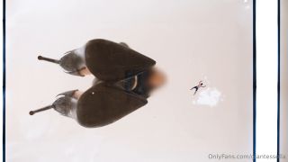 Xgiantess - Story Your wife has enough of you You got just way too sma 1 06b1 (Fetish porn)-0