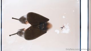 Xgiantess - Story Your wife has enough of you You got just way too sma 1 06b1 (Fetish porn)-5