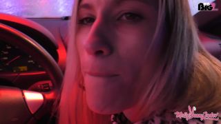 MellyBunnyLuder - Mein 1. Public Blowjob-4