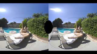Poolside With Daisy Taylor (Oculus / Vive 4K) - [Virtual Reality]-7