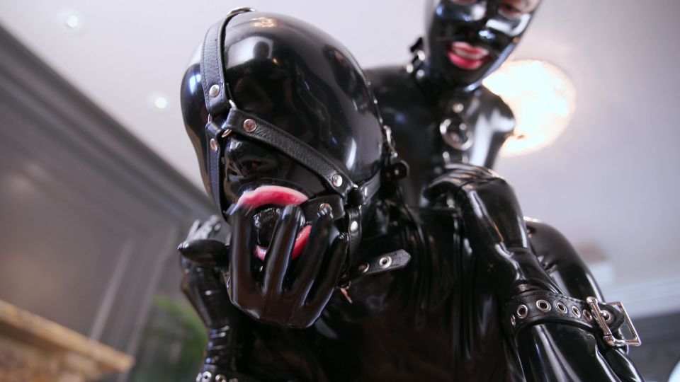 ReflectiveDesire_lou-and-vespa 