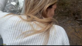 Luckylucy18 Gets Surprising Help on Roadside [FullHD]-8