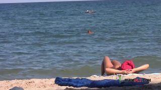 Group sex at naturist plage !-2