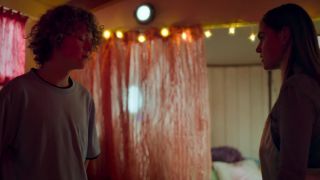 Olivia Lonsdale, etc - Sirene (2018) HD 1080p - (Celebrity porn)-8