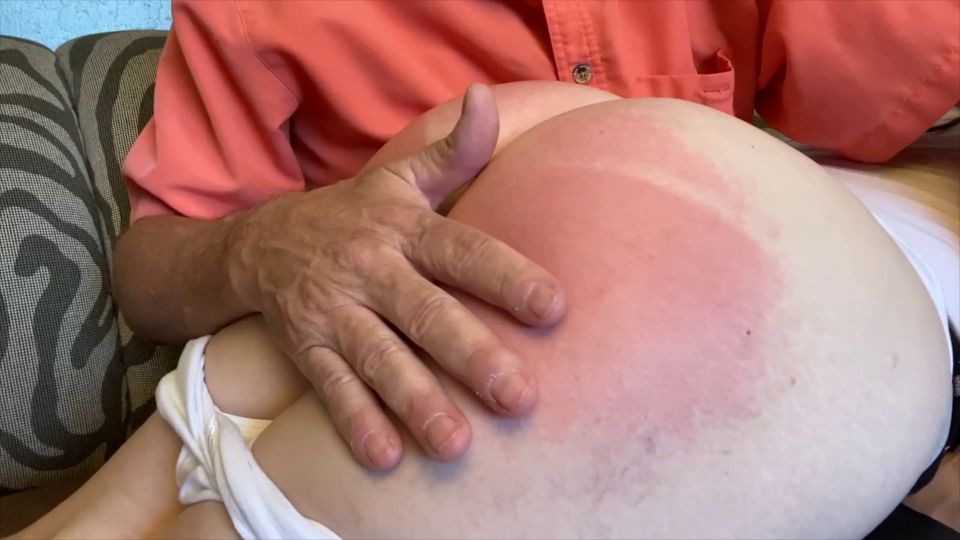 White2Red A Lovers Hand Spanking.