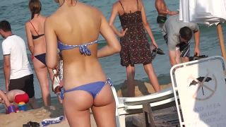 Peachy ass inspected by voyeur from far away-2