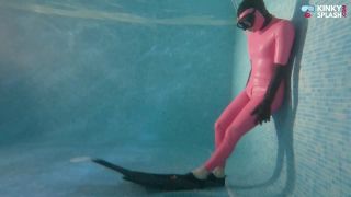 UkCuteGirl – Underwater Freediving Latex Masturbation Latex!-0