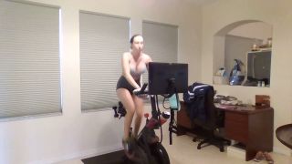 brittibratti 2023-04-03 Stream started at 04032023 0212 pm  2nd Round of Working Out  ) Connection got lost-4
