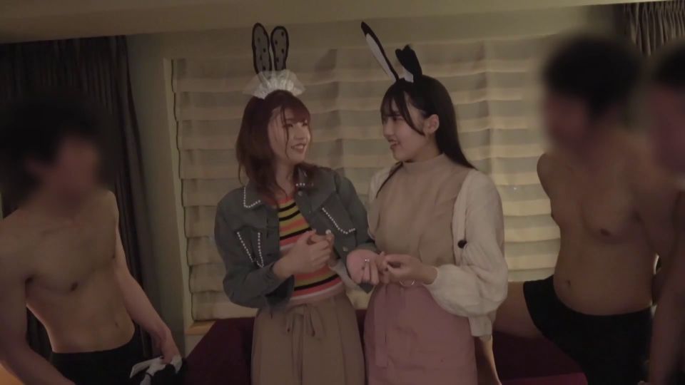 FC2PPV 4572888 【大乱交8P/M男攻め】美容部員かほちゃん＆音大に通うあすかちゃん 親友同士の2人でM男を攻めた後、男達に囲われ連続の生挿入中出し性交に精子がお互いのおマ●コから溢れちゃう【妊娠マ.マ友確定!?】