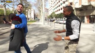 Girl Gives Head For Her 15 Minutes Of Fame - Noe Milk - Public-1