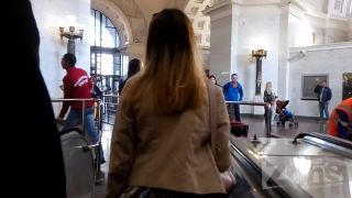  Voyeur upskirt – Upskirt on the escalator in the metro girl in a wide skirt (AVI, HD, 1280×720) | voyeur | voyeur -9