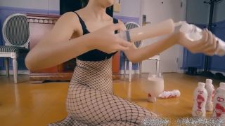 Chinese Fisting Queen Zhou Xiaolin – Injection Of Peanut Milk-0