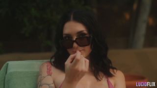 Blowjob The Pool-2