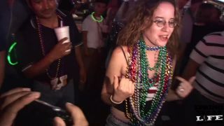 Party in New Orleans for Mardi  Gras-8