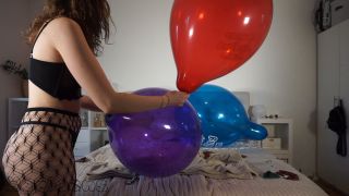 Saskia - Sit popping Looner Landing balloons - Herloons (FullHD 2024) New Porn-7