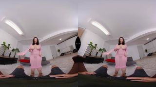 VR Delight: Peachy Alice's 8K UltraHD Naughty Selfies Show-1