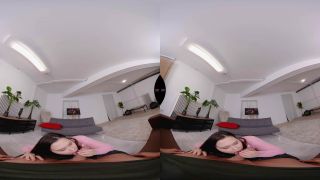 VR Delight: Peachy Alice's 8K UltraHD Naughty Selfies Show-2