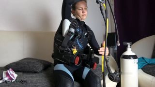 AnnikaRose's Neopren Removal 1080P German Amateur Fun!-1