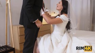 Rim4k czech wife in white lingerie gives groom a nice present ....-2