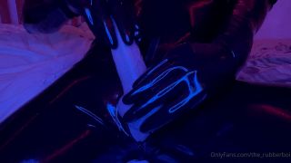 reflexion latex 2022-08-04 Wearing my rubber catsuit always gets me rock hard svyip4-3