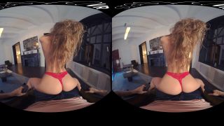 Video Tight Jeans, Tighter Body : AnellaQ 2700p UltraHD/4K-5