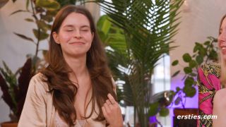 7185 Shy Bombshell Vera has first Hot Oily Lesbian Experience-4