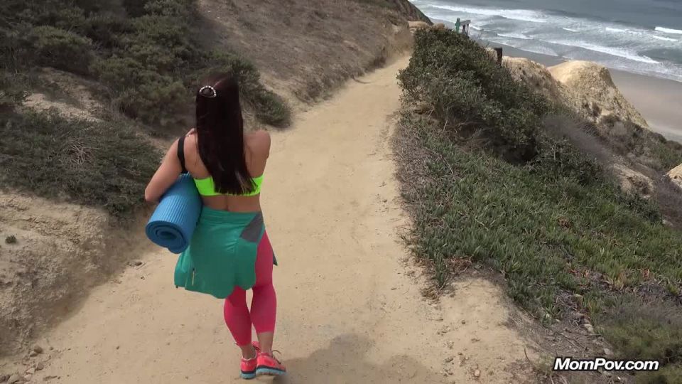 Fit MILF Does Yoga At Nude Beach