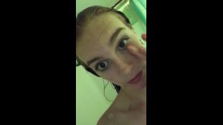 2017-08-03_shower_vid on voyeur amateur public blowjob-5