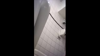  Voyeur in Public Toilet – Student_restroom_98 (MP4, UltraHD/2K, 720×1280) on voyeur -2