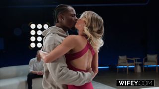 6300 Wifey Fit Blonde Hotwife Cassie Bender Gets A Bbc Creamp...-3