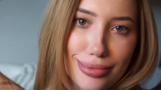 Babyheavanian - Lipstick Try on Close to camera - Handpicked Jerk - Off Instruction - Babyheavanian-3