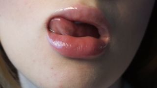 Babyheavanian - Lipstick Try on Close to camera - Handpicked Jerk - Off Instruction - Babyheavanian-5