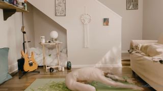 nextdoorvixen 2023-03-30 I love Fern s vibe so much  She is practicing to get her yog   094405-4