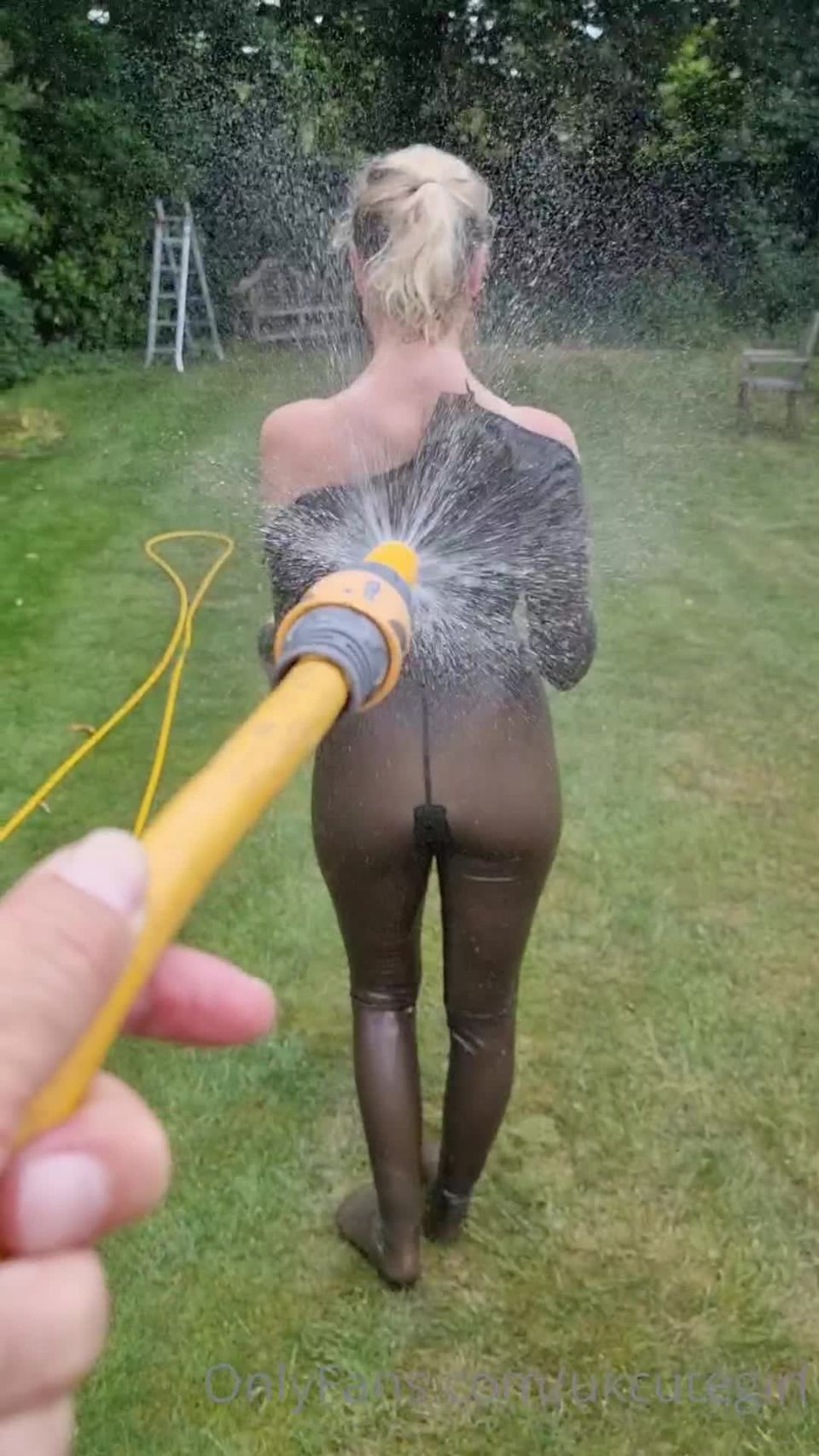UKCuteGirl () Ukcutegirl - nothing like getting hosed off after a hot day in heavy latex and rubber with fetisheyesc 24-06-2021