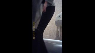 Online Tube Voyeur in Public Toilet - voyeur-9