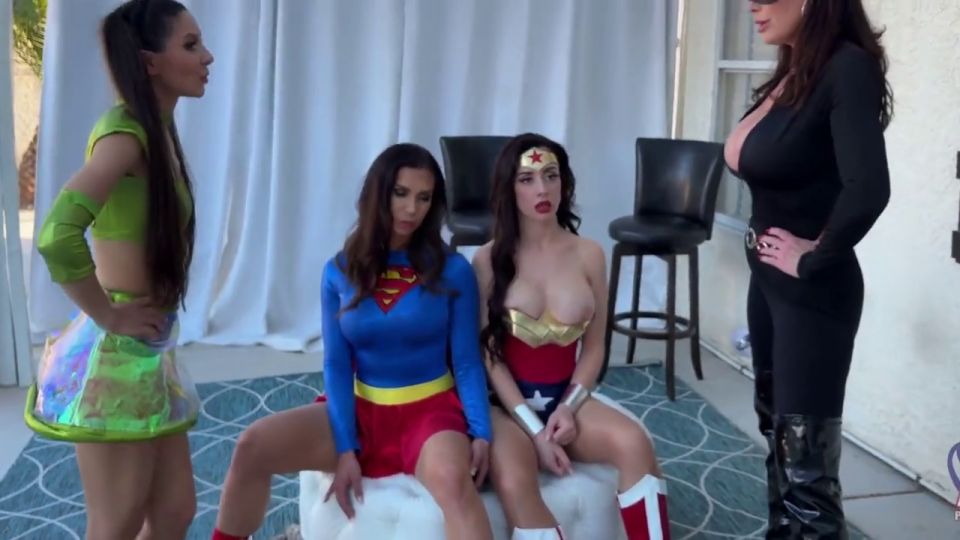 Ama Rio, Christina Carter, Remy Rune, Milana FullHD Mesmerized Marvels (Cosplay)