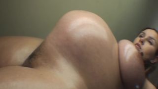 clips4sale.com - Vassanta - Oiled Boobies PT2 foot -5