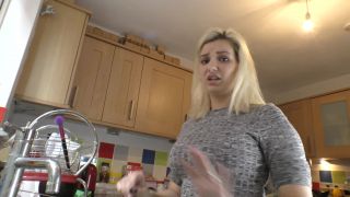 Bad Dolly – I Hate Washing Up POV-1